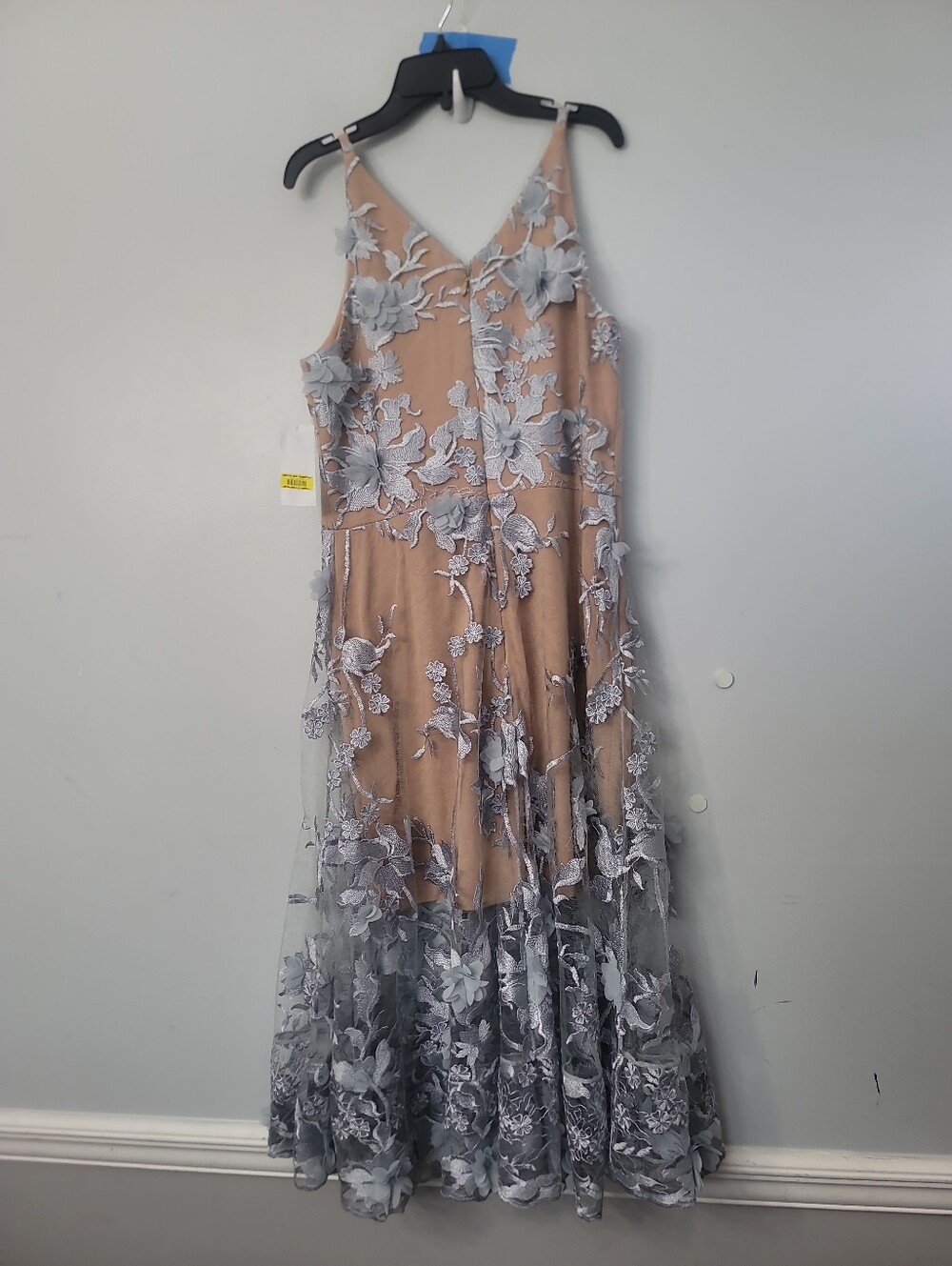 Dress the Population Audrey Floral Applique Lace Midi Dress - Picture 7 of 12